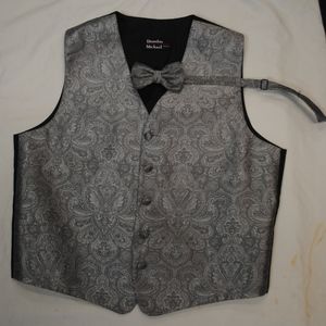 Brandon Michael Silver Paisley Tux Vest & Tie Med